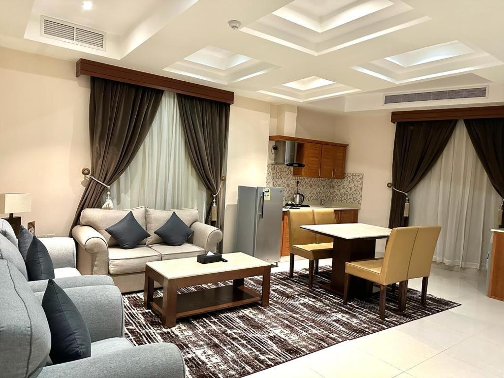 Sas Al Olaya Hotel Suites Al Khobar Exterior foto